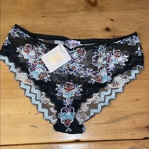 NWT- Savage X Fenty- Sz 2X- Lacey Floral Chevron Cheeky Undies- One Pair